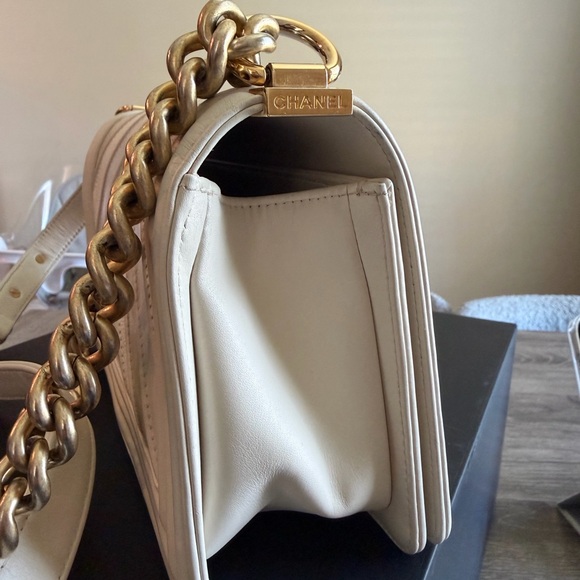 Chanel boy bag Cream Leather Shoulder Bag - Picture 3 of 6